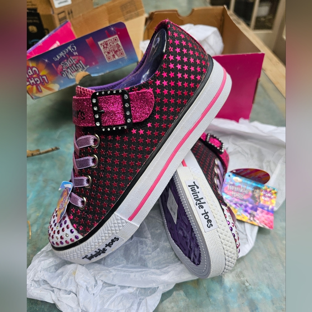 TWINKLE TOES by SKECHERS Light Up Shoes Size 2 Brand New with Tags